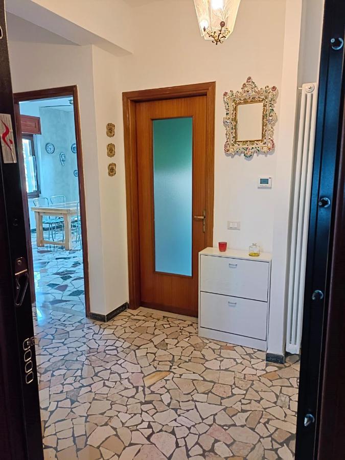 ויורונה Appartamento Doppi Bagni Sei Posti Letto מראה חיצוני תמונה